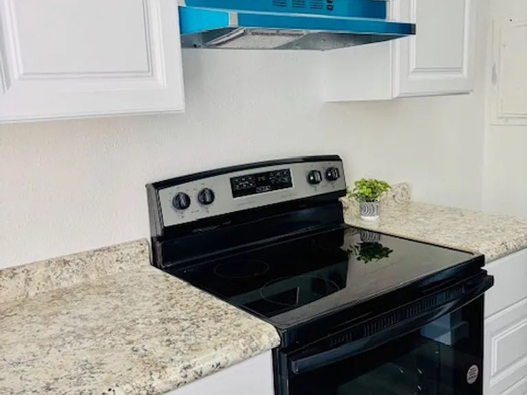 Cedar Crest Apartments — Photo 10