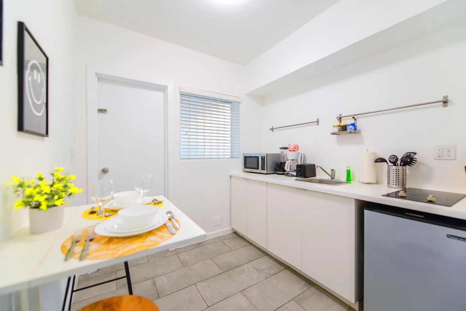 Studio, 1.0 bath, 398 sqft, $1,344 — Photo 3