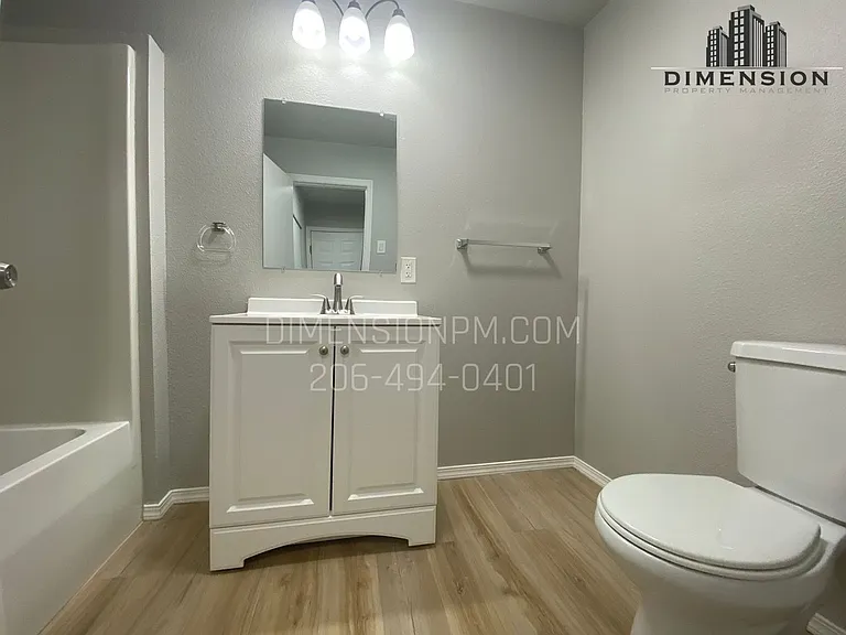 41st Apartments — Photo 10