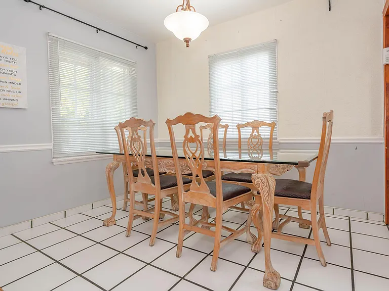 6240 Cahuenga Blvd — Photo 7
