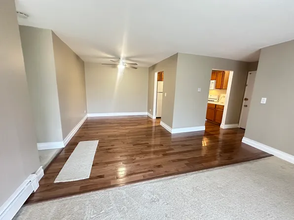 9S240 Lake Dr, Willowbrook, IL