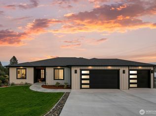 838 Autumn Crest Dr, Wenatchee, WA 98801