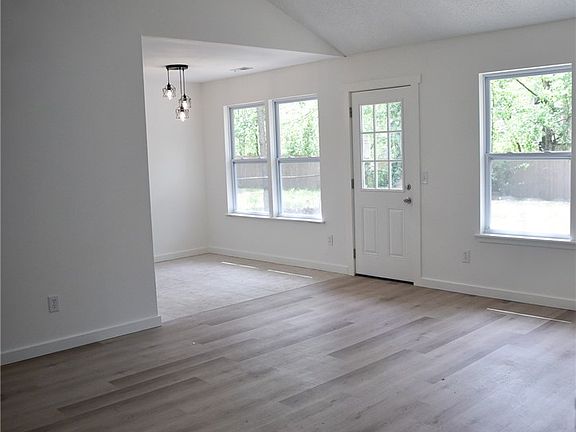 5th image of 3604 W Beechwood Dr