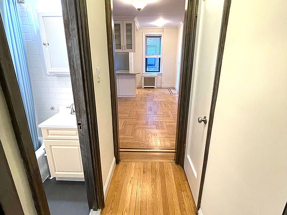 4th image of 230 E 71st St APT 5B