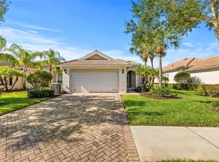 2298 Heydon Cir W, Naples, FL 34120