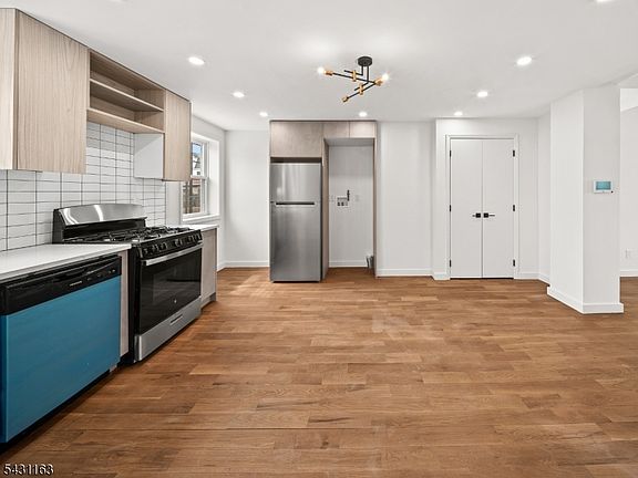 5th image of 100 Chestnut St APT 3