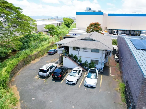710 Umi St #B, Honolulu, HI 96819
