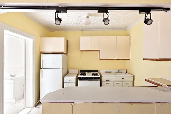 Rented by Modern Spaces | media 28