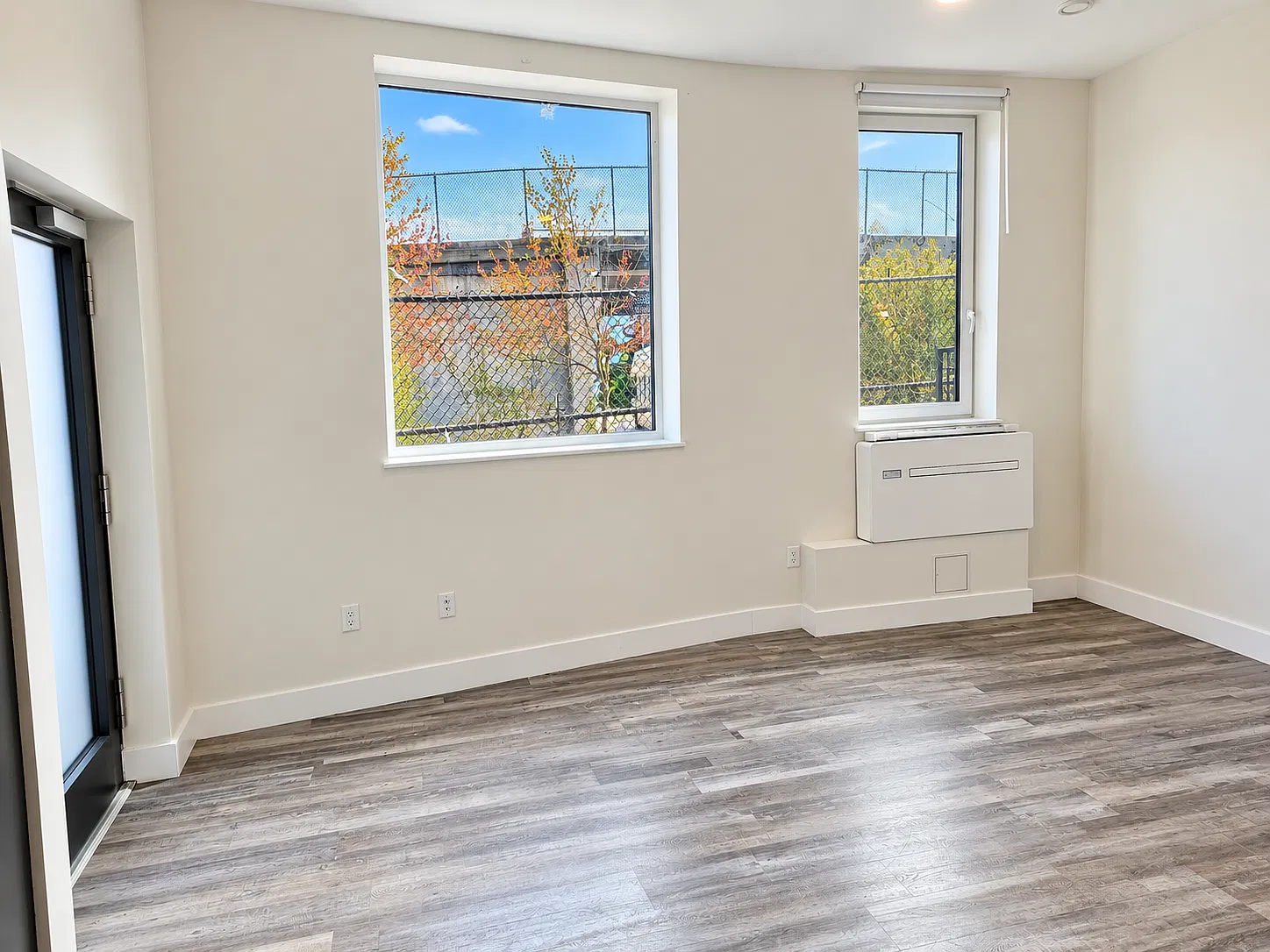 Studio, 450 sqft, $1,875 — Photo 2