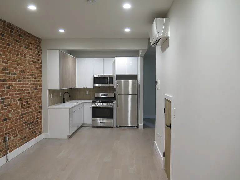 860 Hancock St #2A — Photo 4