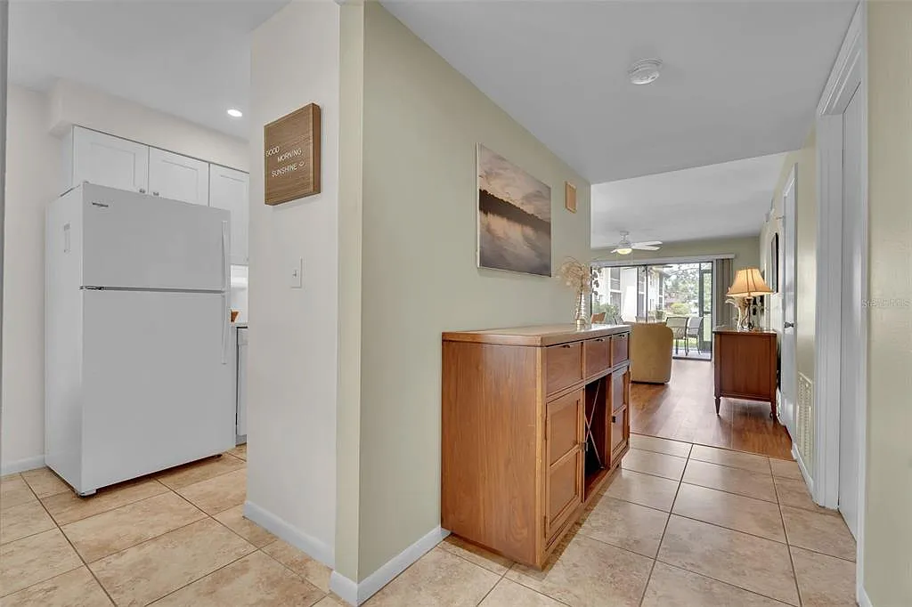 2 bed, 2.0 bath, 1108 sqft, $2,300 — Photo 3