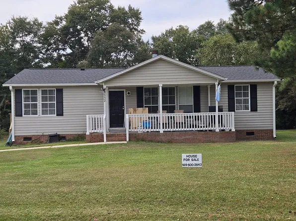 8512 Wayfair Ct, Fuquay Varina, NC 27526