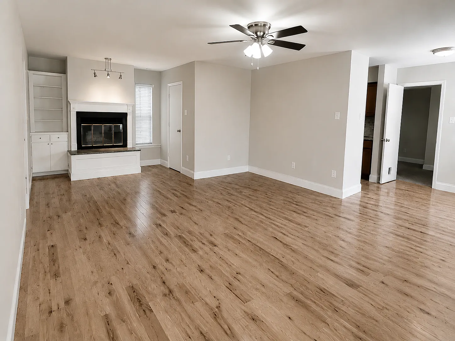 4601 Hazel St — Photo 2