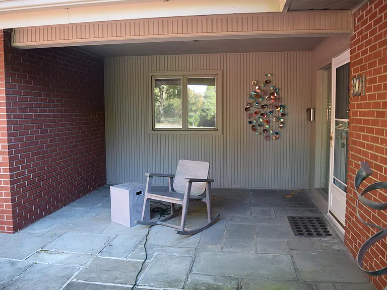 301 Homan Ave — Photo 7
