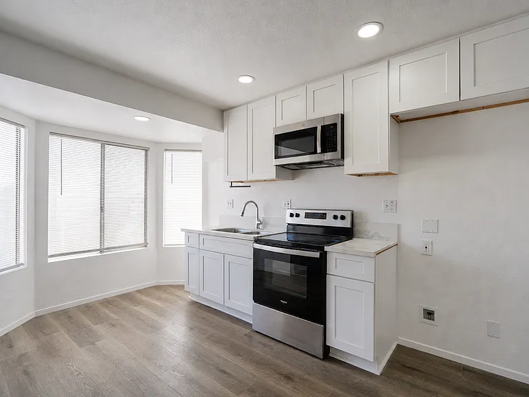 24897 Citadel St — Photo 4