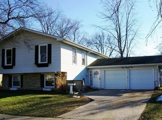 421 Sierra Ln, Bolingbrook, IL 60440