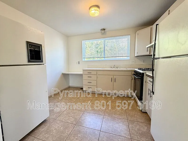 2 bed, 1.0 bath, 860 sqft, $1,299 — Photo 4