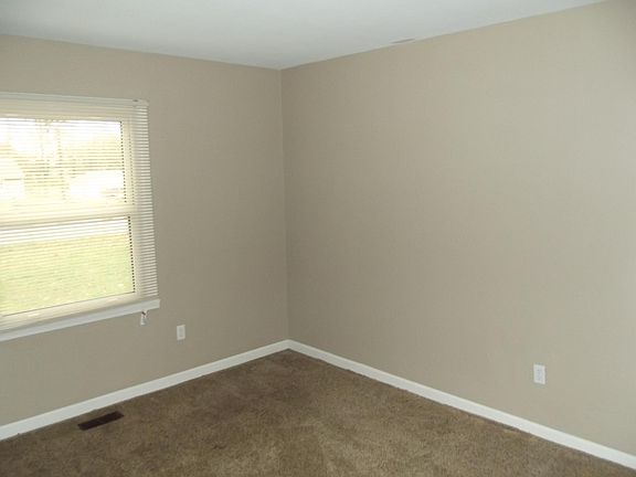 5th image of 2661 Wheatfield Dr