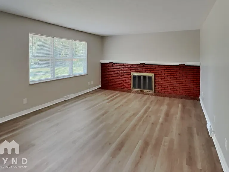 5621 Oakmont Dr — Photo 8