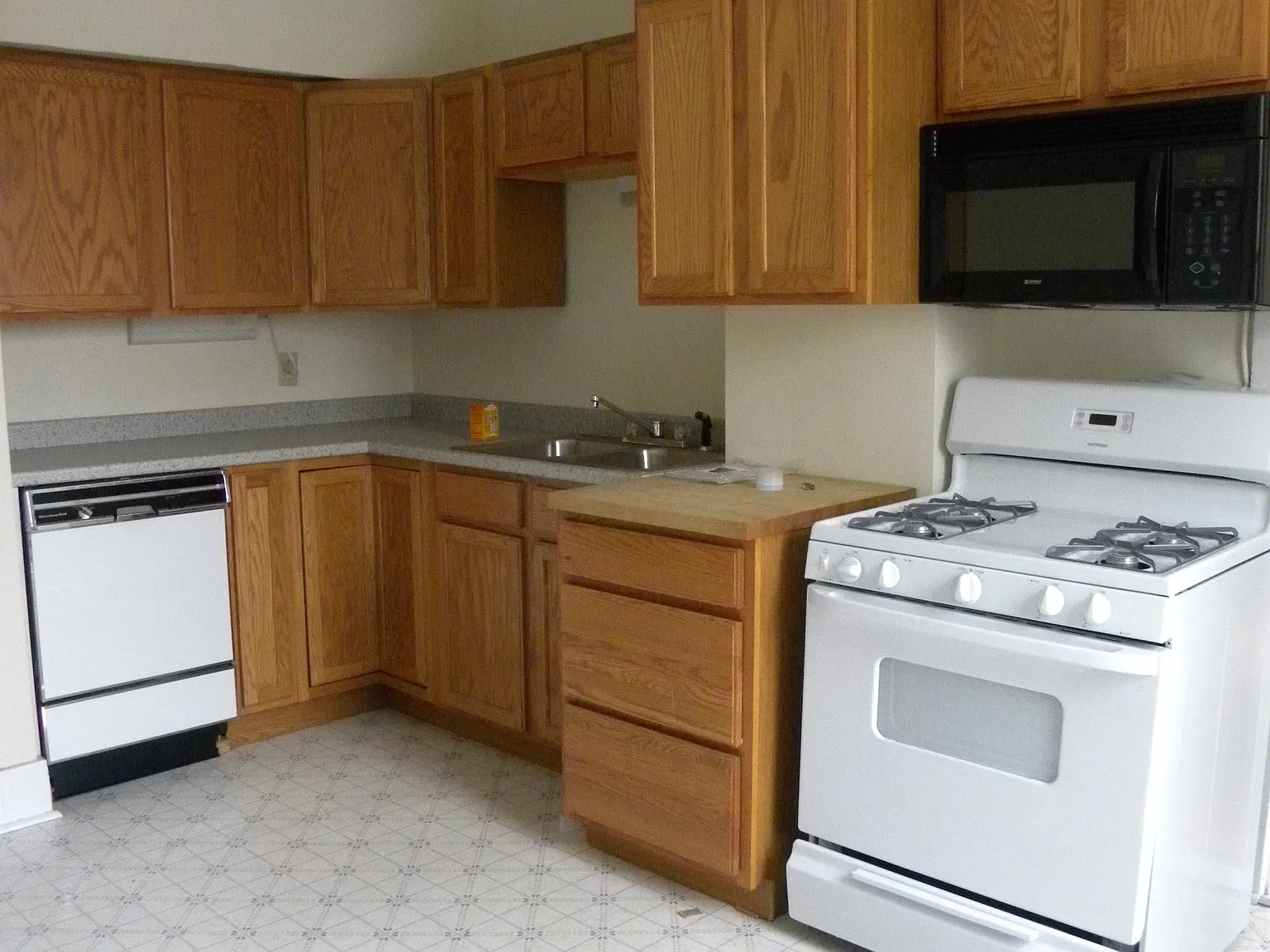 2 bed, $2,100 — Photo 1