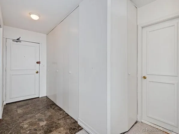1355 N Sandburg Ter APT 2307, Chicago, IL 60610