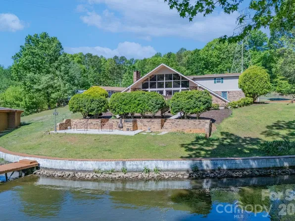 24422 Strand Dr, Albemarle, NC 28001