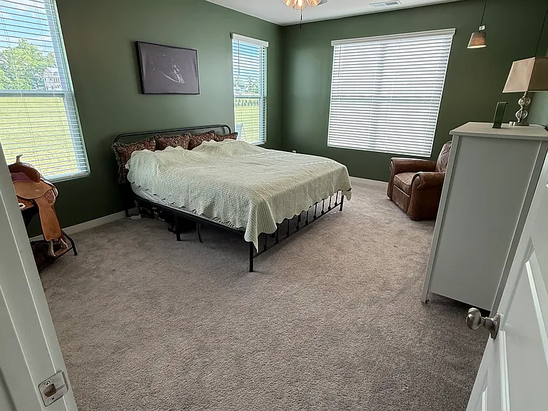 English Oak Dr — Photo 19