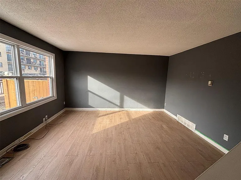 834 Exmouth St #22 — Photo 4
