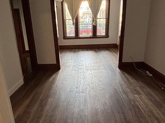 4th image of 2930 N Allen Ave #1