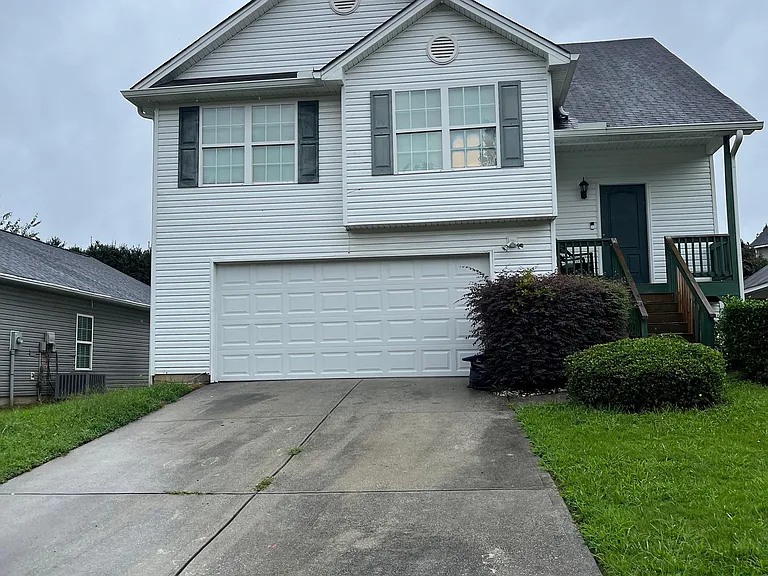 265 Victoria Blvd — Photo 1