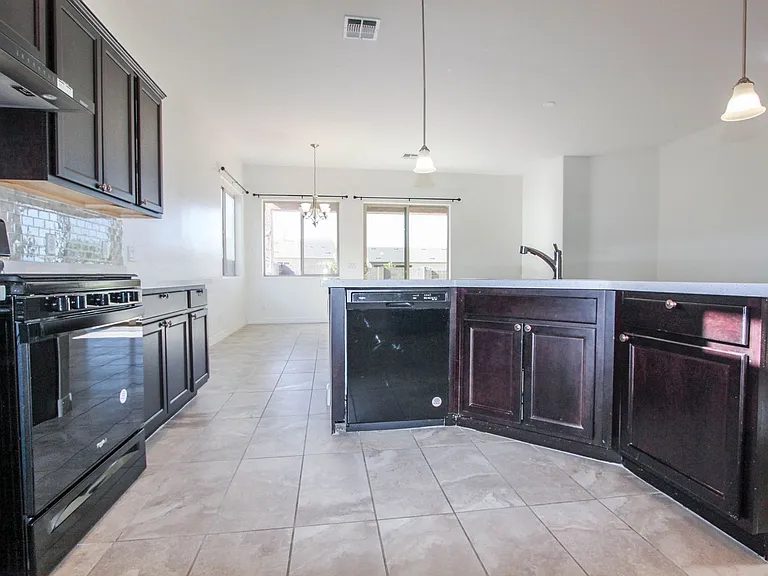 6188 E Oliver Ave — Photo 7