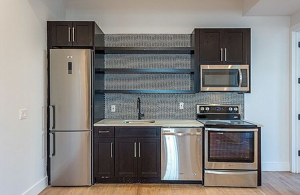 1st image of 196 Montrose Ave #3A
