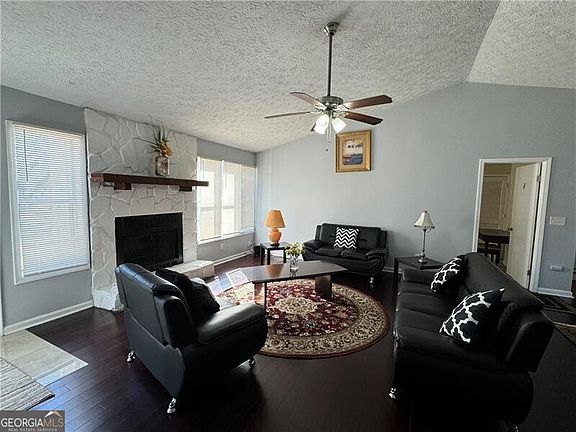 2nd image of 17 Hartley Woods Dr NE