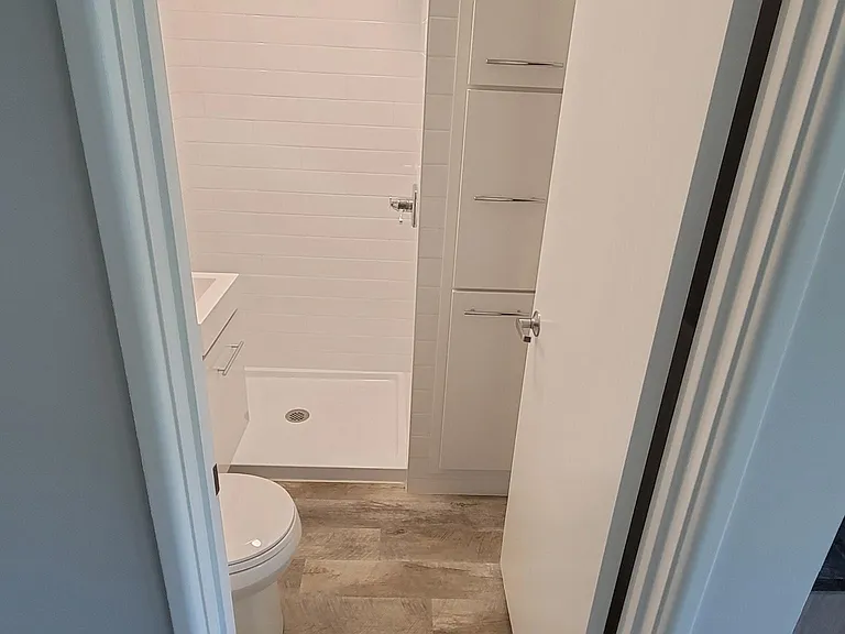 322 2nd St NE #103 — Photo 8