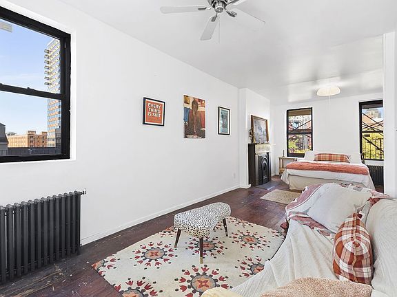 3rd image of 464 W 51st St APT 5W