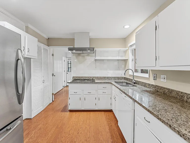 6210 Dana Ave — Photo 12