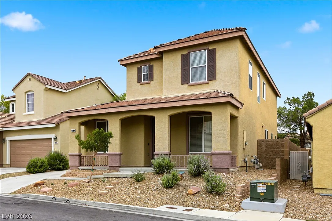 5 bed, 4.0 bath, 2335 sqft, $2,160 — Photo 2