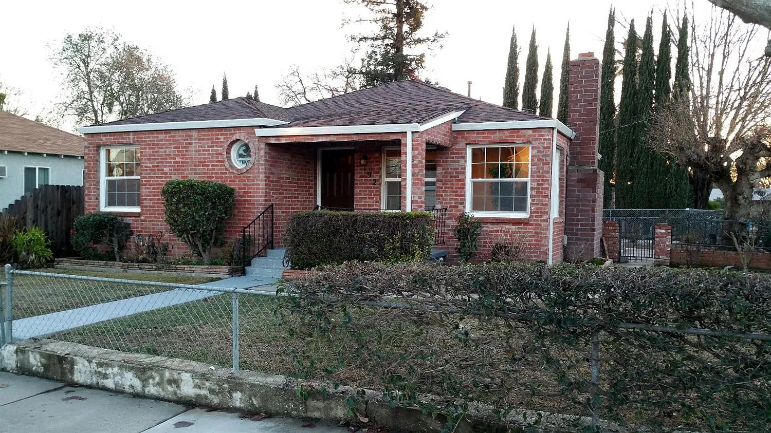 192 Percy Ave photo 1