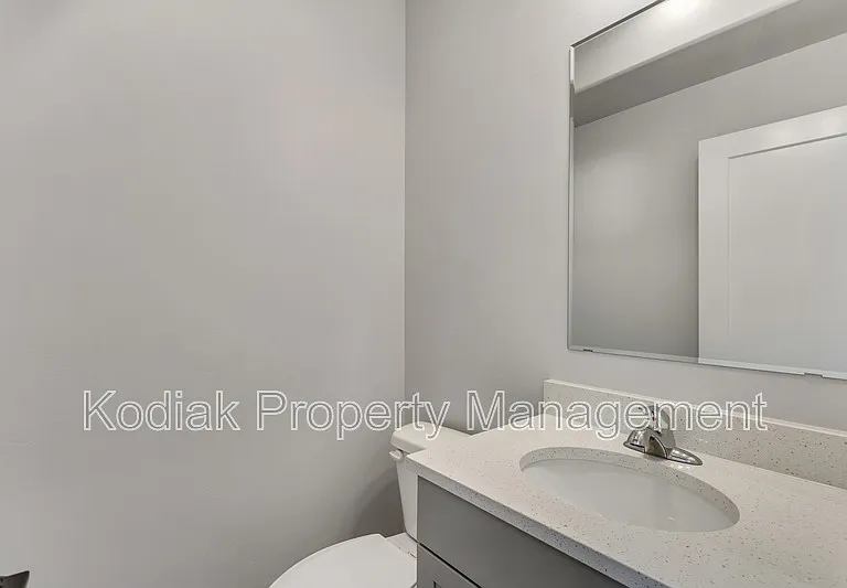 3199 S Claire Ave — Photo 5