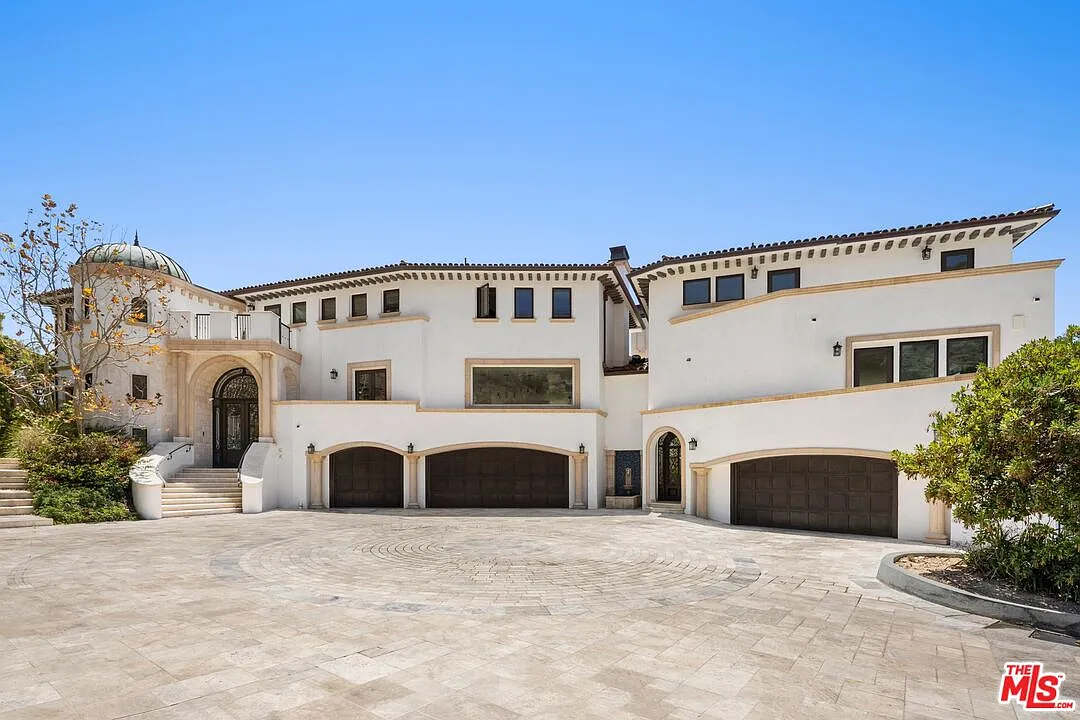 5 bed, 8.0 bath, 10192 sqft, $65,000 — Photo 2