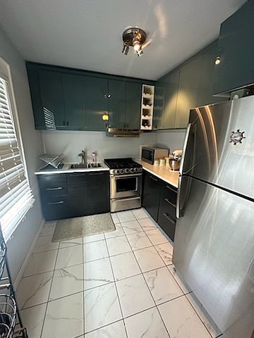 1st image of 152 N 16th St Floor 2