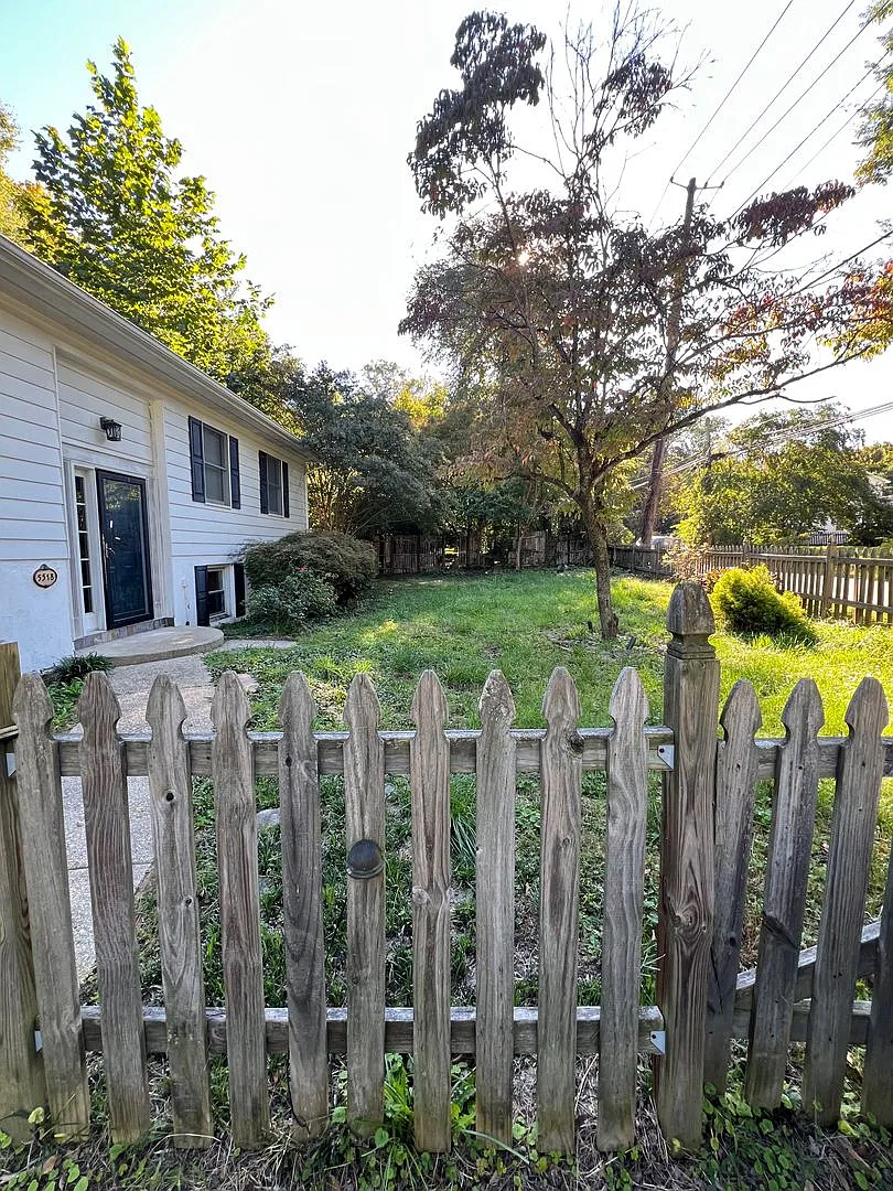 Charming 3-bedroom, 2-bath home in Upper Marlboro, MD — Photo 2