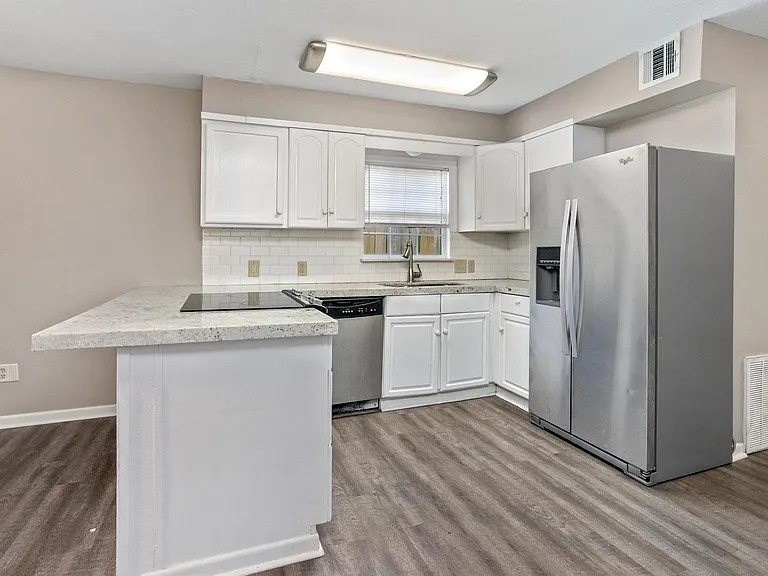 315 1/2 Rio Hondo Dr — Photo 2