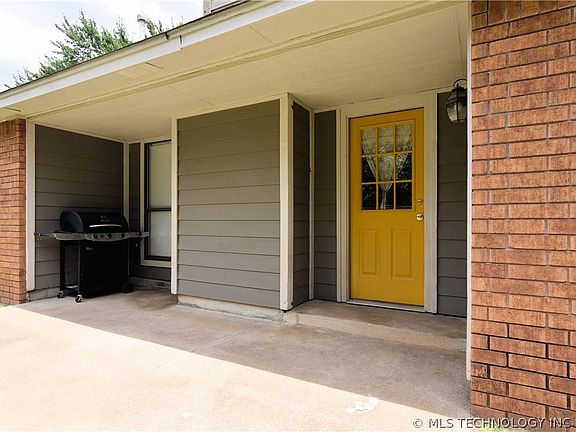 3rd image of 13774 S Poplar St