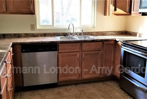 4th image of 10147 Maryvale Ln