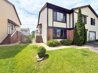 1831 Nautilus Ln, Hanover Park, IL 60133