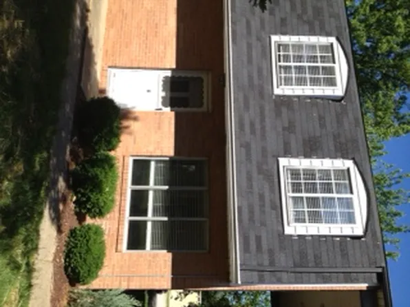 999 Renninger Rd APT 8, New Franklin, OH 44319