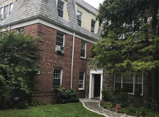 70 Pinewood Rd APT 1B, Hartsdale, NY 10530