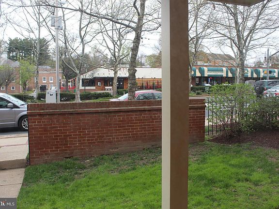 3rd image of 387 W Broad St