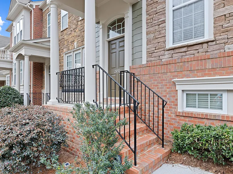 2451 Natoma Ct SE — Photo 3